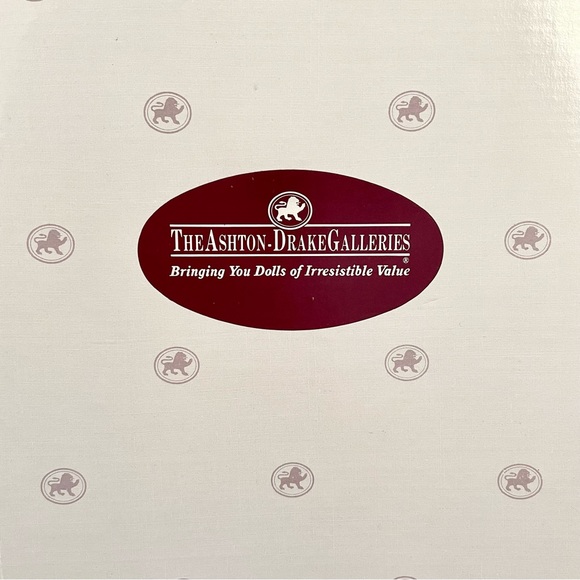 Rare NIB Ashton-Drake Galleries Porcelain Doll Michelle - Picture 5 of 8